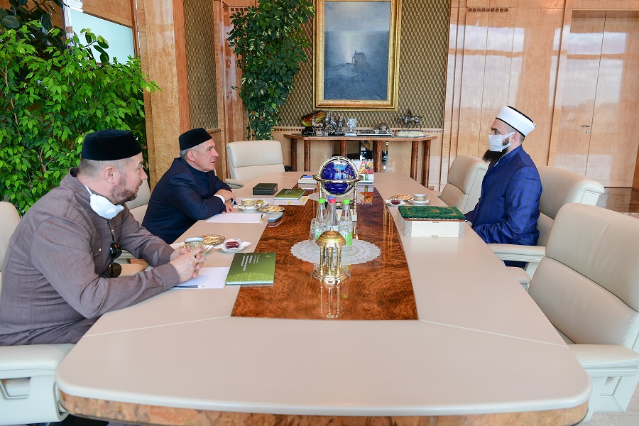 В день Ураза-байрама Муфтий Татарстана встретился с Президентом Республики