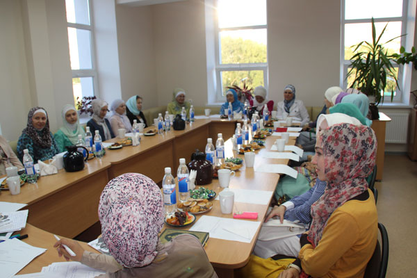 Сегодня пройдет собрание женского клуба для деловых мусульманок
