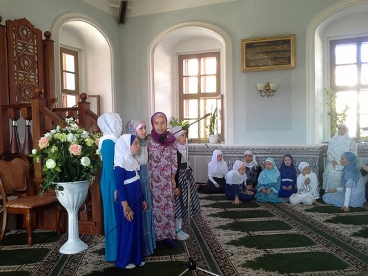 В Апанаевской мечети состоялось закрытие дневного лагеря для девочек