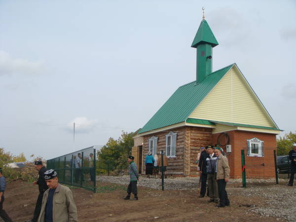 В Камско-Устьинском районе открыли вновь отстроенную мечеть
