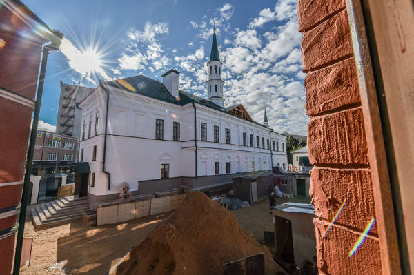 Рустам Минниханов ознакомился с ходом ремонтно-реставрационных работ в Галеевской мечети