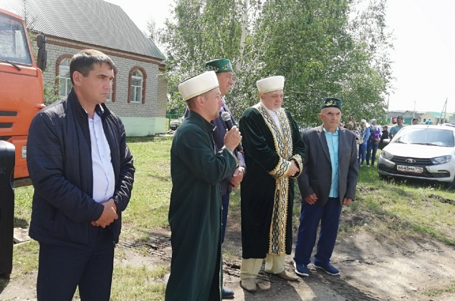 В Новошешминском районе в селе Утяшкино установили полумесяц на минарет мечети