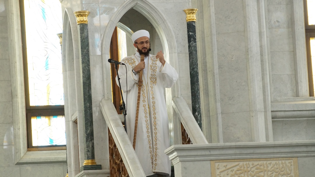 Татарстан мөфтие Кол Шәриф мәчетендә җомга намазын алып барды