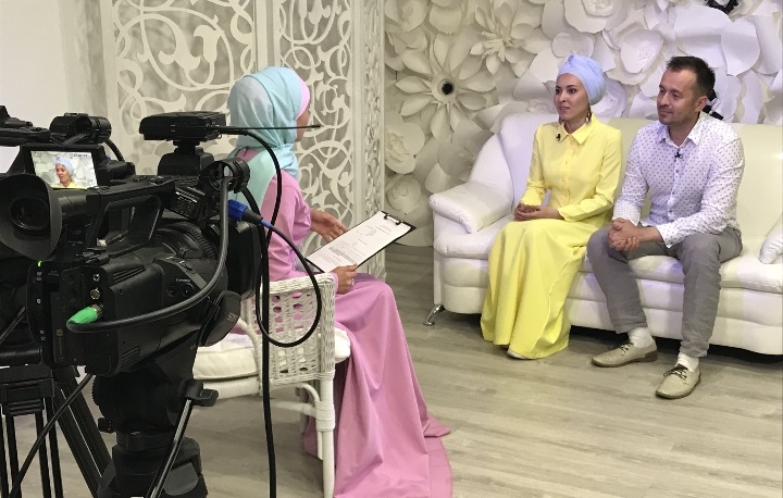 “Хозур ТВ”да татар телендә яңа тапшыру эфирга чыкты