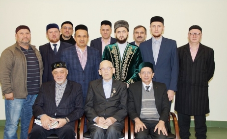 مفتي جمهورية تتارستان عقد إجتماعاً بشأن المحافظة على قبور علماء الدين التتار المشهورين