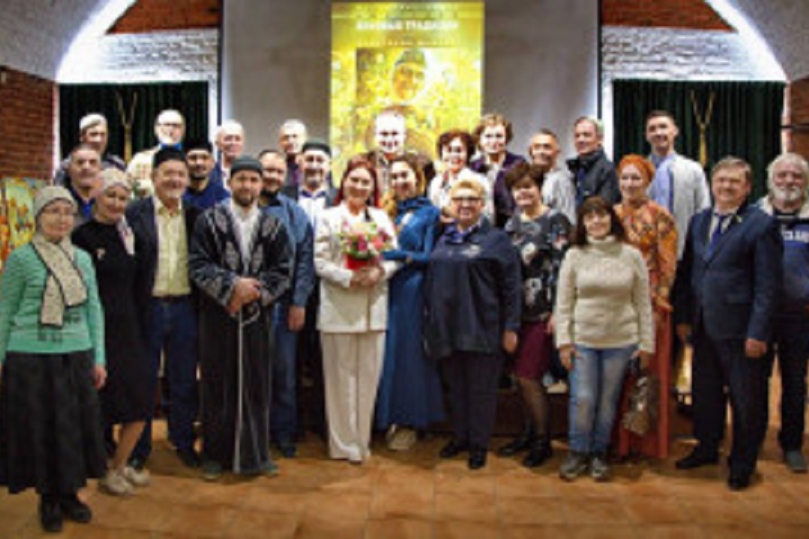 В Исламском центре Чистополя открылась выставка "Вековые традиции" художника Анастасии Шамовой