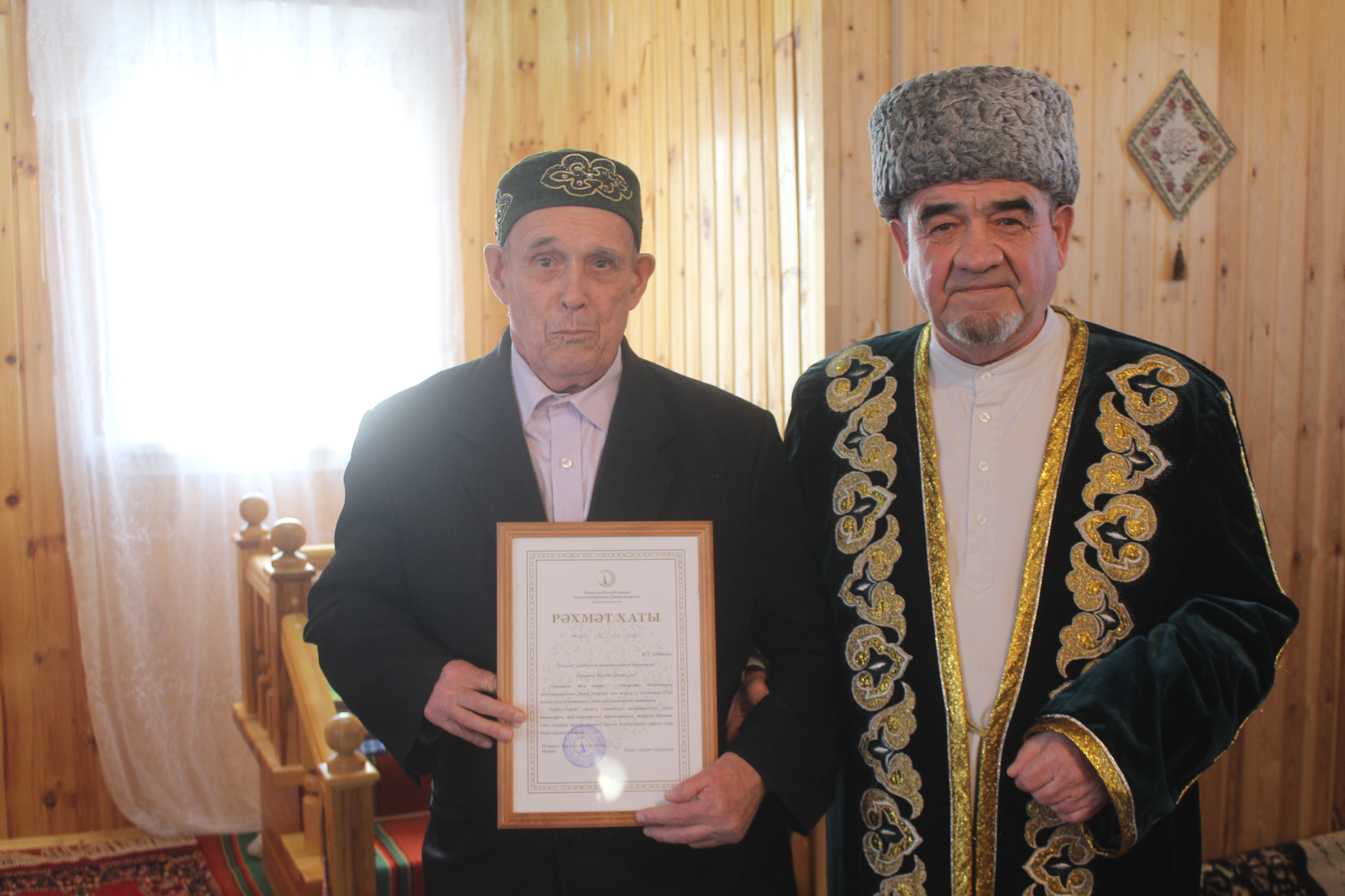 Имам-хатыйбу мечети села Малая Цильна вручили Благодарственное письмо от имени муфтия Татарстана