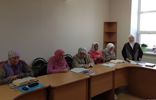 В мечети «Ярдэм» начались курсы для женщин по изучению Корана