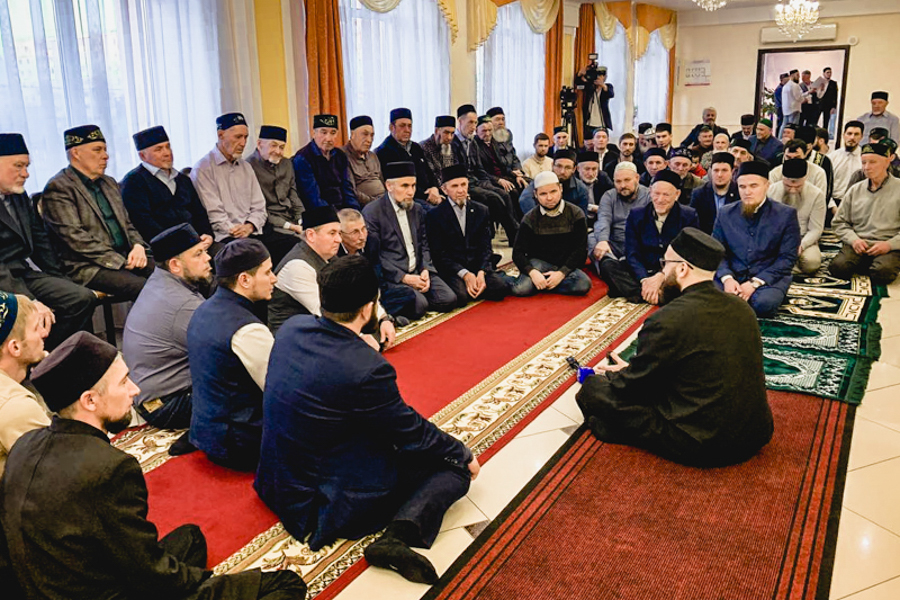 Муфтий провел встречу с мусульманами Альметьевска