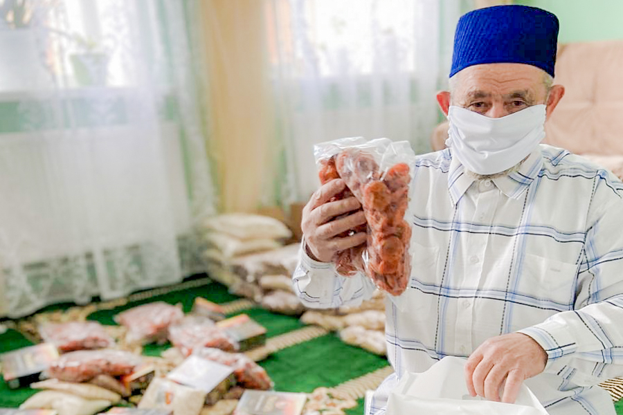Стараниями имамов в республике ежедневно обеспечиваются продовольствием в среднем более 3 тысяч нуждающихся