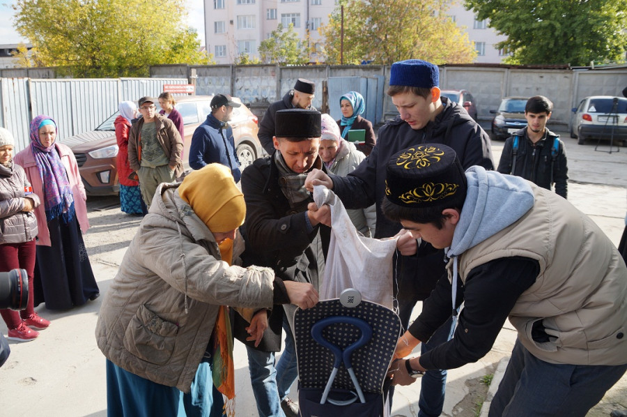 60 казанских семей получили продовольственную помощь в рамках сбора гушр-садаки