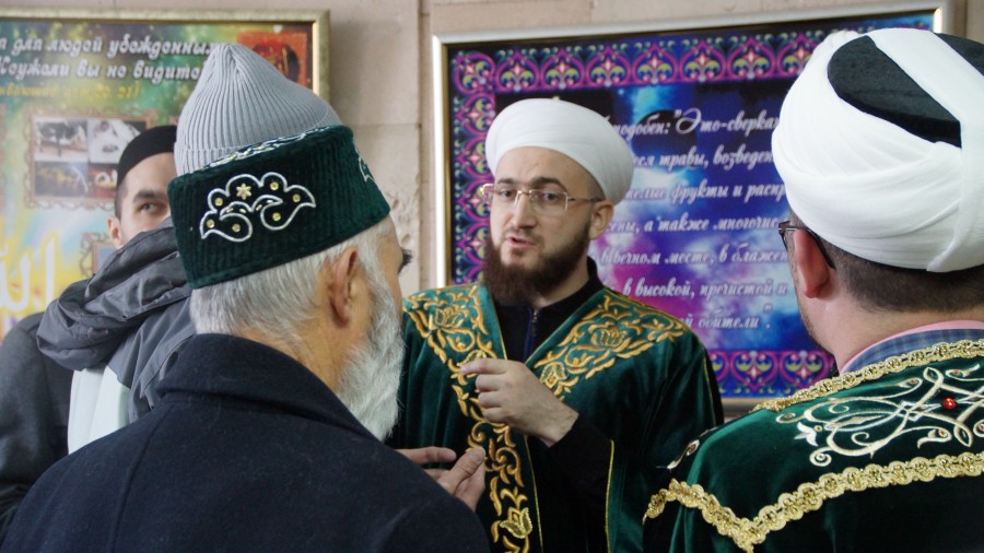 Муфтий РТ ответил на вопросы елабужских имамов