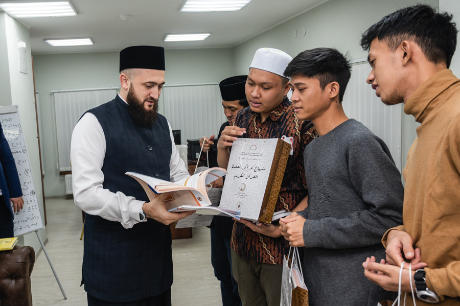 Муфтий принял студентов из Индонезии