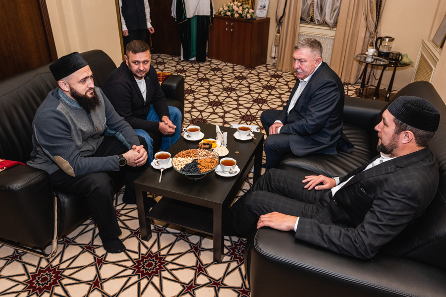 Муфтии Татарстана и Кемеровской области обсудили в ДУМ РТ проведение 1100-летия принятия ислама