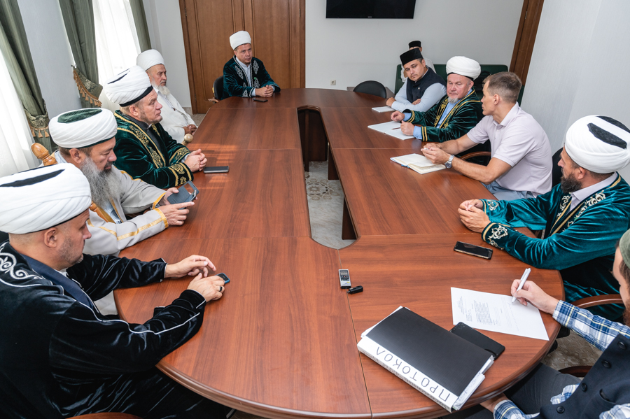 В резиденции ДУМ РТ прошло заседание Совета казыев