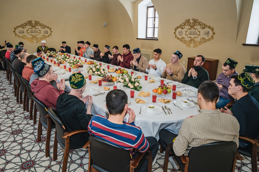 В Галеевской мечети прошел маджлис памяти выдающихся татарских деятелей