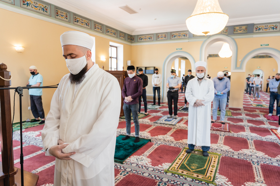 В мечетях день открытых дверей: долгожданный джум’а-намаз в Галиевской мечети возглавил муфтий