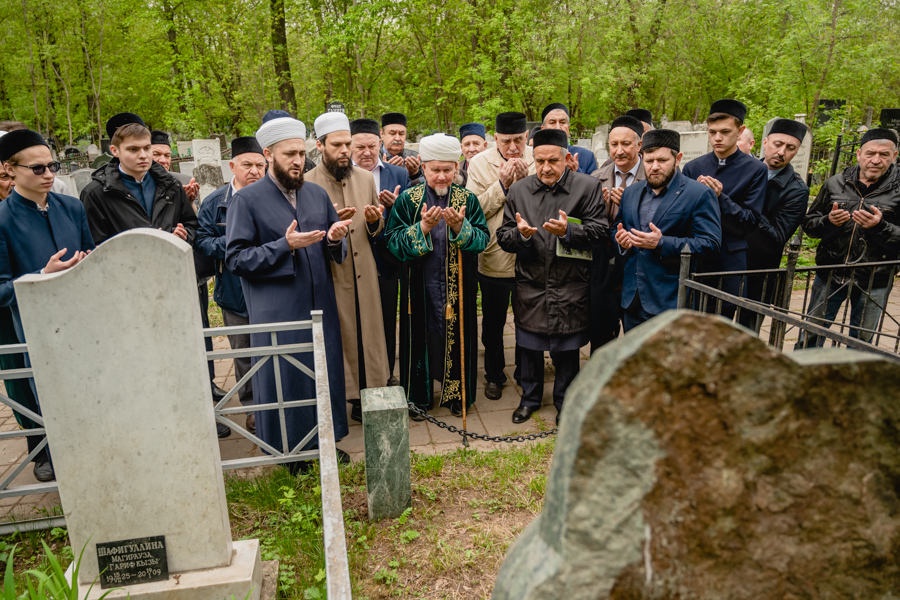 На Ново-Татарском кладбище Казани прошел День памяти наставников