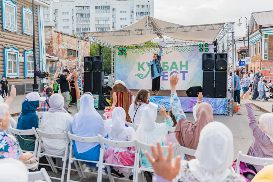 В городах и селах проходят семейные праздники в честь Курбан-байрама. Фоторепортаж праздника “Курбан Фест” в Казани