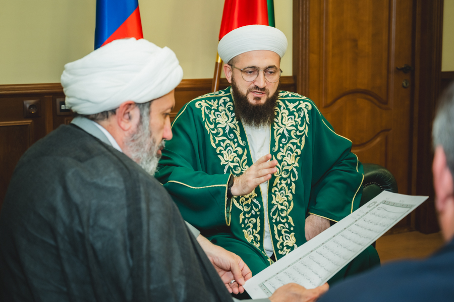 Муфтий встретился с председателем Организации по культуре и исламским связям Ирана