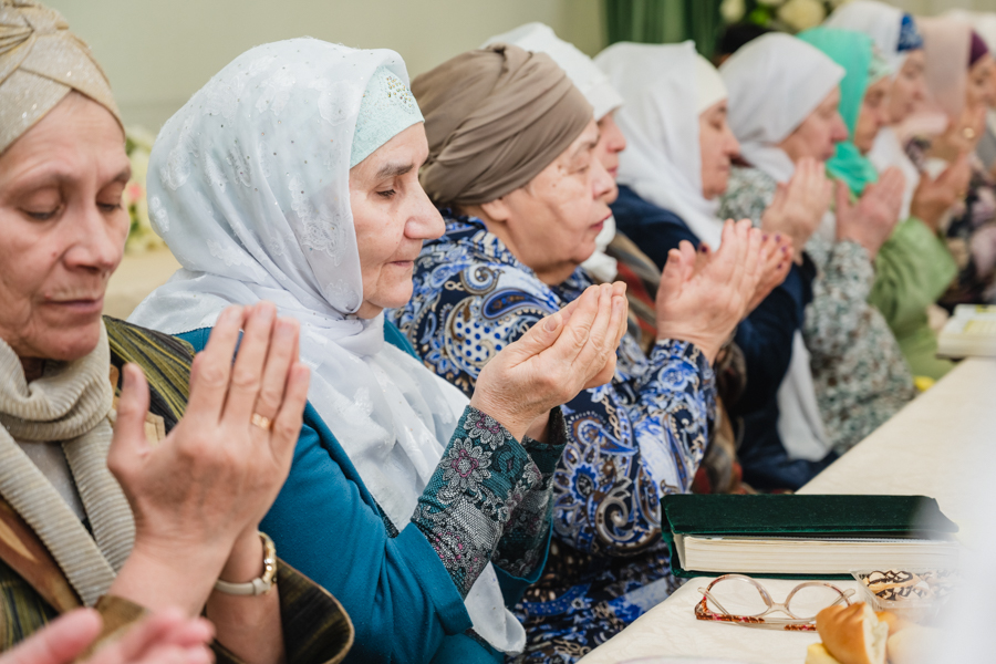 В мечети Марджани почтили молитвой память выдающихся татарских деятелей