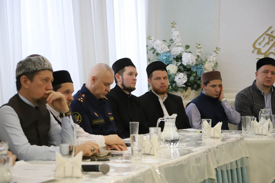 В Казани обсудили проблемы духовного служения имамов в местах лишения свободы