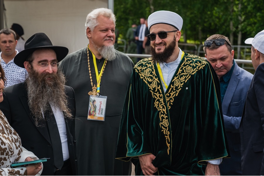 Муфтий Татарстана посетил казанский сабантуй