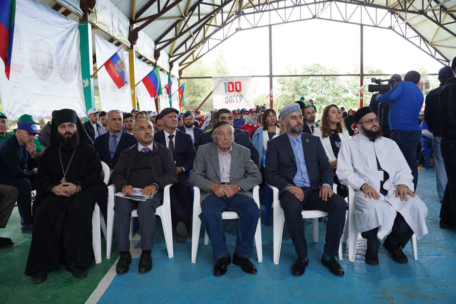 Муфтий Татарстана принимает участие в VIII Международном межрелигиозном молодежном форуме в Дагестане