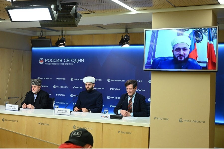 Муфтий на брифинге МИА «Россия сегодня»: «В Рамадан всех ждем в наших мечетях. Рәхим итегез!»