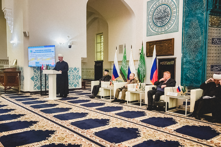 Заместитель Муфтия Татарстана выступил на Всероссийской научно-практической конференции в Санкт-Петербурге