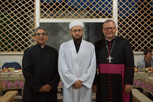 Дружба конфессий: католики пришли на ифтар к мусульманам