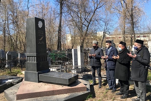 Имамы и общественные деятели совершили дуа на Татарском кладбище Ново-Татарской слободы