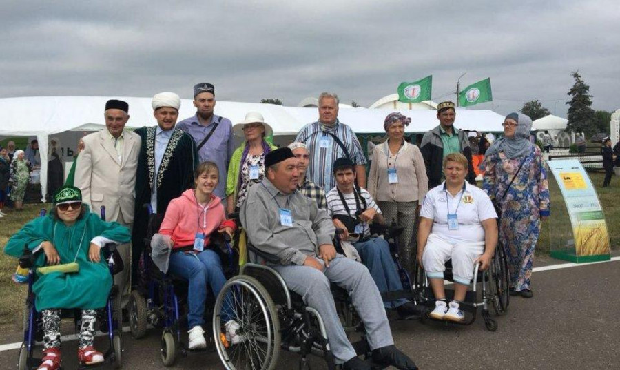 Инвалиды-колясочники приняли участие на Изге Болгар жыены