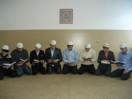 Каждый четверг в Казанском исламском колледже традиционно проводится хатм Священного Корана