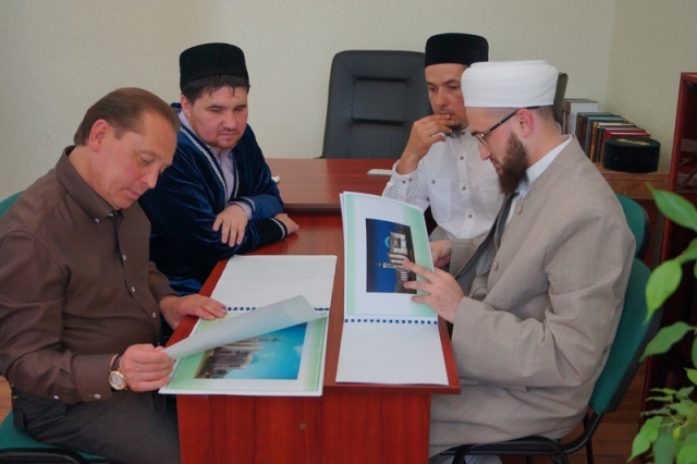 Муфтий Татарстана совершил рабочую поездку в Нижнекамск