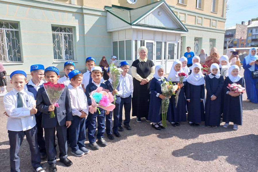 Порог татарской школы “Нур” ДУМ РТ перешагнули 70 детей 