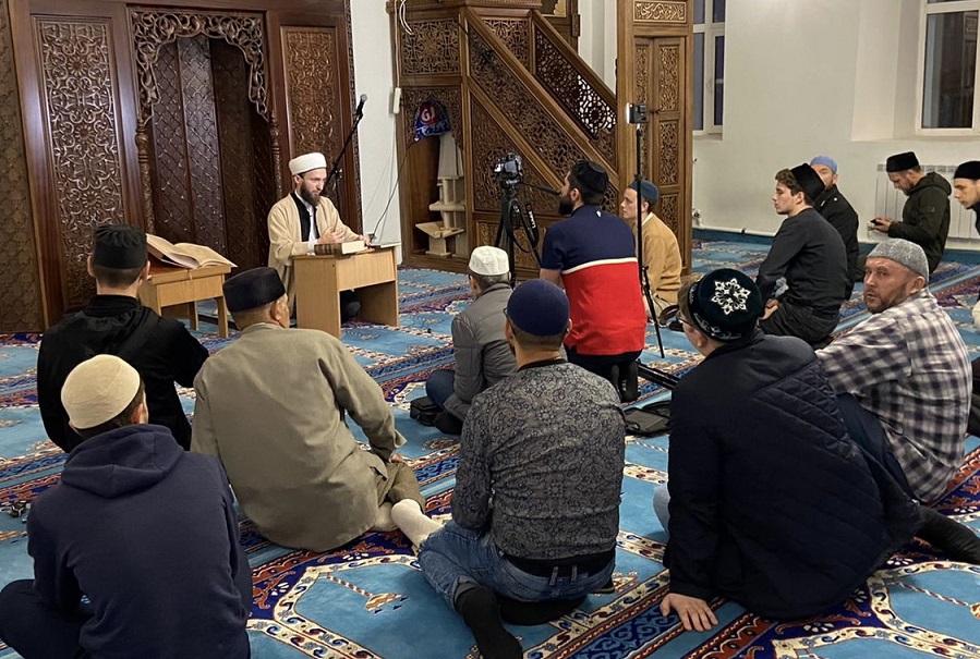 В Казани публичные лекции по хадисам продолжились по книге “Сахих аль-Бухари”