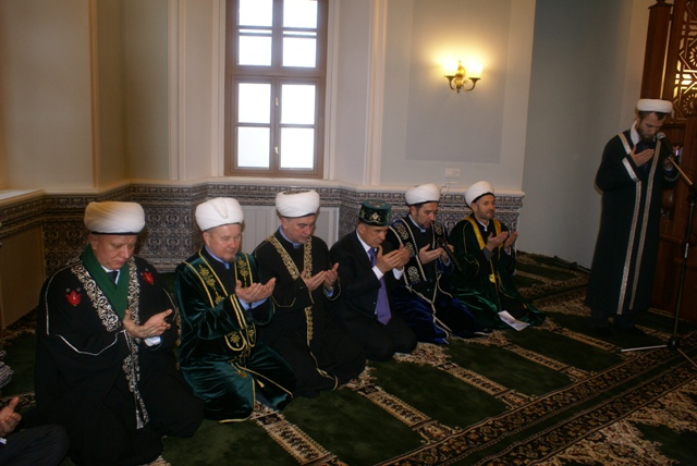 Отреставрированная Апанаевская мечеть открыла свои двери для верующих