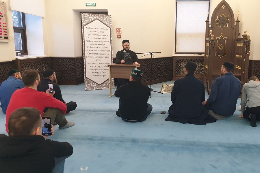 Муфтий Татарстана встретился с прихожанами мечети «Салях»