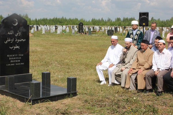 Представители духовенства Татарстана почтили память Валиуллы Якупова