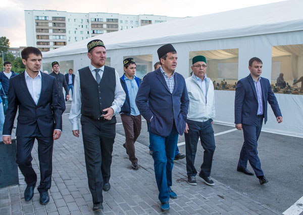 В годовщину открытия мечети «Ярдэм» её посетил Мэр Казани