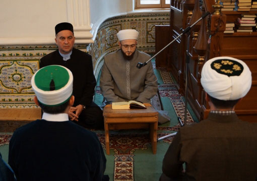 В мечети Марджани провели хатм Корана и помянули погибших