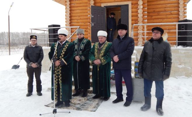 Татарские челны. Село Калда мечеть. Мечеть Татарск. Гамбария мечеть Актаныш. Зимнича татарское село.