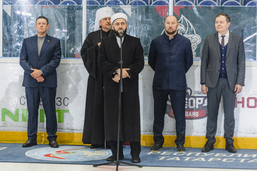 Мөфти “Дружба – Дуслык” Бөтенроссия хоккей турнирында катнашучыларны сәламләде