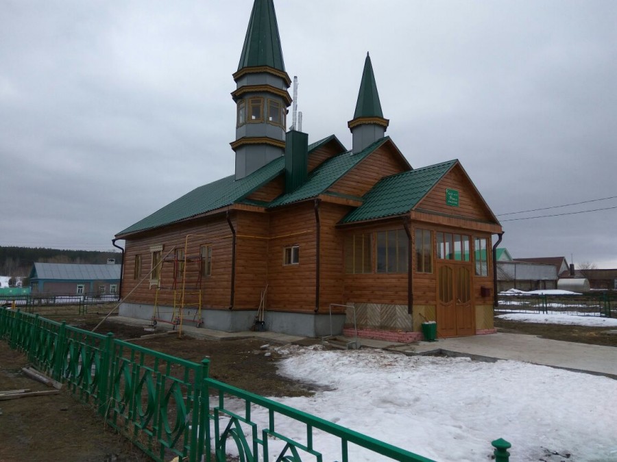 Дома в районах татарстана. Мечеть Рыбная Слобода. Мансурово мечеть. Мечеть в Биектау. Мечеть в деревне Биюрган.