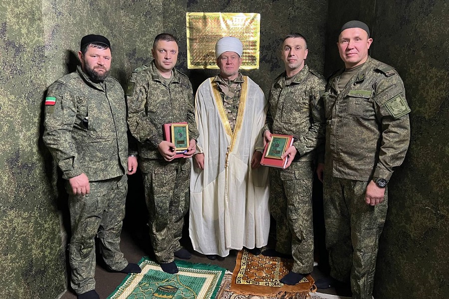 Нәзарәтнең полк имамнары фронтта ике җир асты мәчетләре ачты