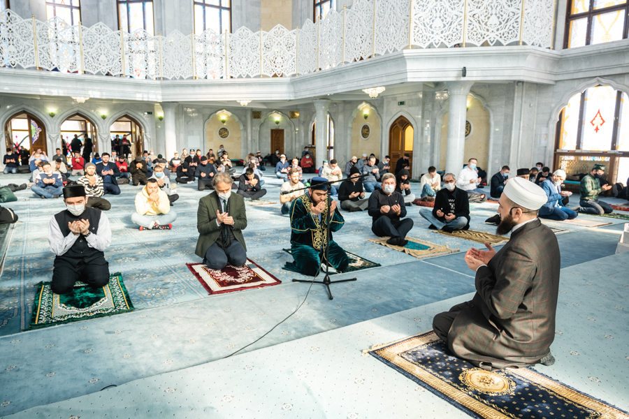Время исламского намаза. Кул-Шариф намаз. Улемы в Исламе. Моление в мечети. Мусульманский портал.